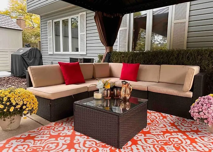 Cozy 3 Bdr Retreat In A Prime Location Holiday home Streamwood