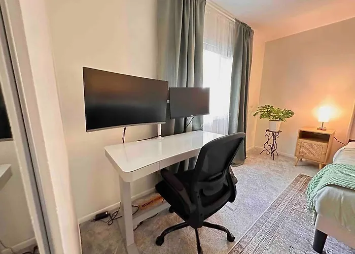 Holiday home Cozy 3 Bdr Retreat In A Prime Location