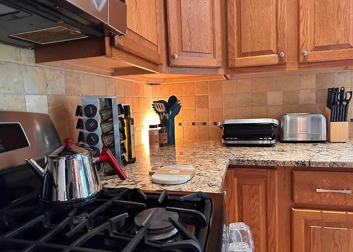 Holiday home Cozy 3 Bdr Retreat In A Prime Location Streamwood