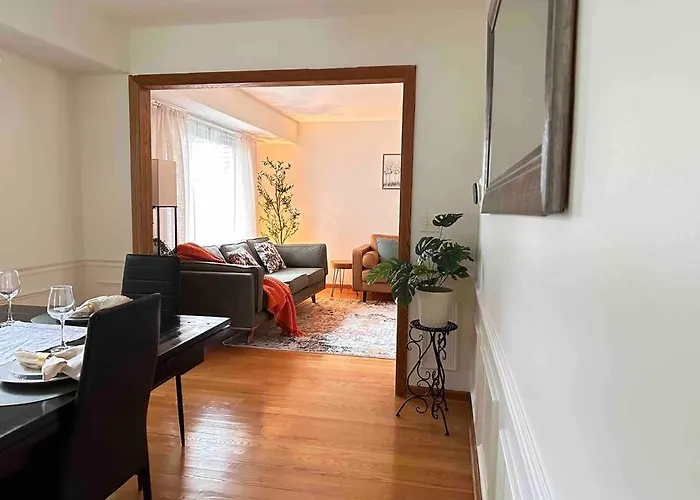 Cozy 3 Bdr Retreat In A Prime Location * Streamwood