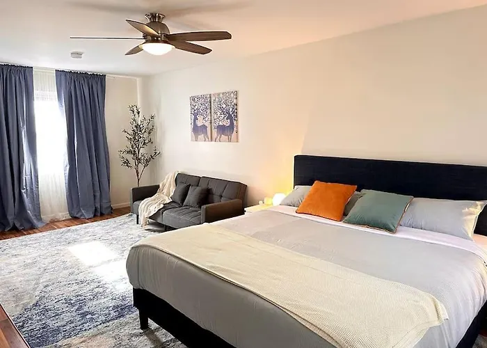 Cozy 3 Bdr Retreat In A Prime Location Streamwood