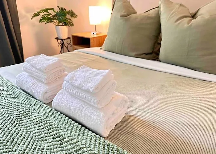 Holiday home Cozy 3 Bdr Retreat In A Prime Location